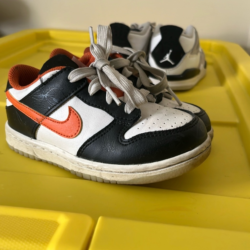 Halloween dunks